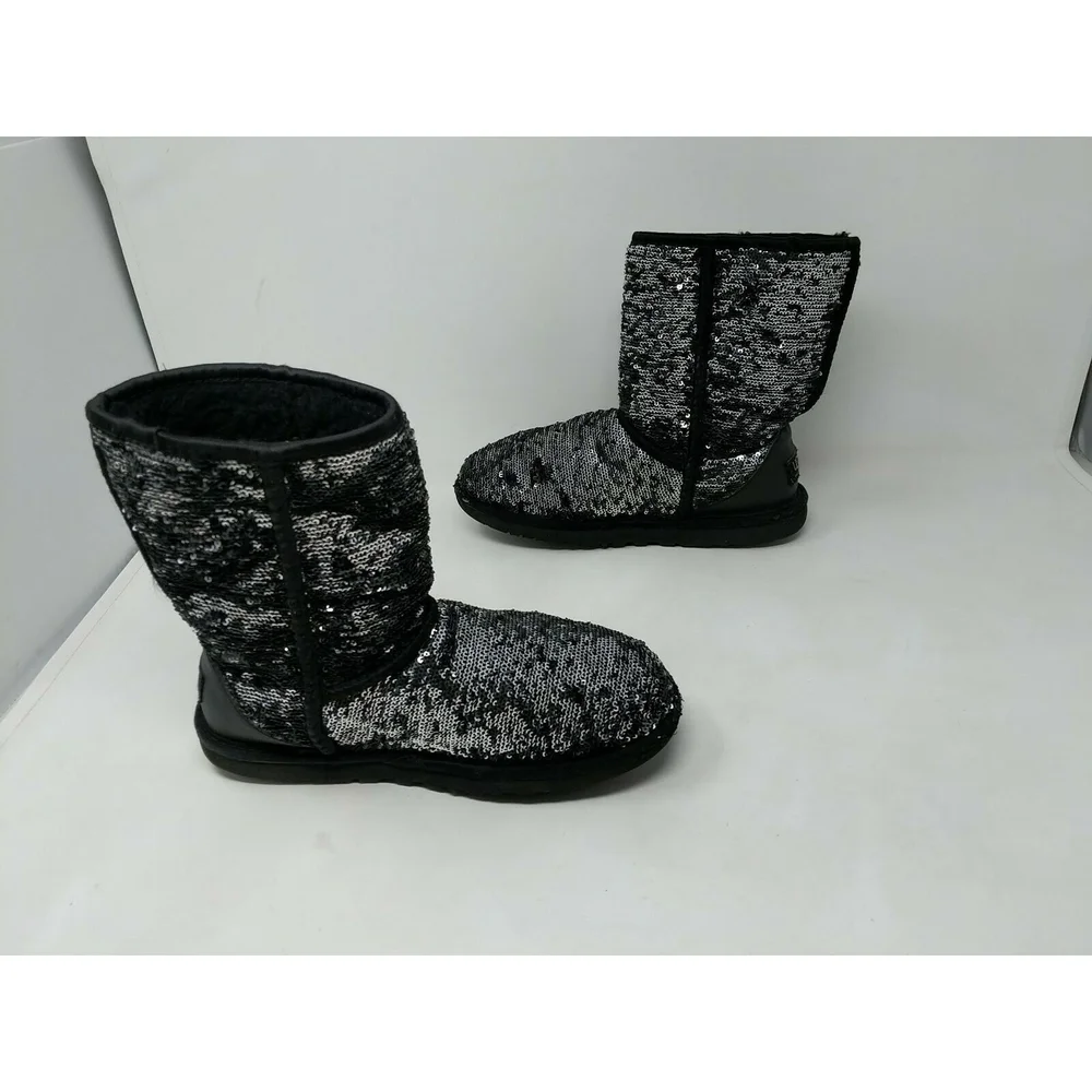 UGG Australia Womens Size 6‎ Silver Sequin Sparkle Boots Faux Sherpa Fur 1002765